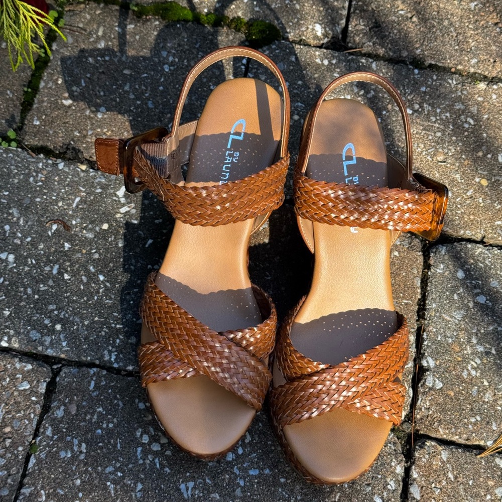 Chinese Laundry Brown Woven Sandals